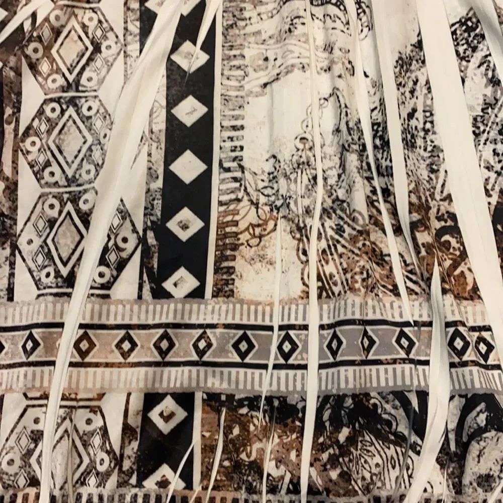 Unity World Wear Aztec Pront Cold Shoulder Top PL - Picture 2 of 5
